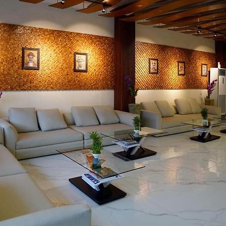 Elohim Hotel Sentani Джаяпура Екстер'єр фото