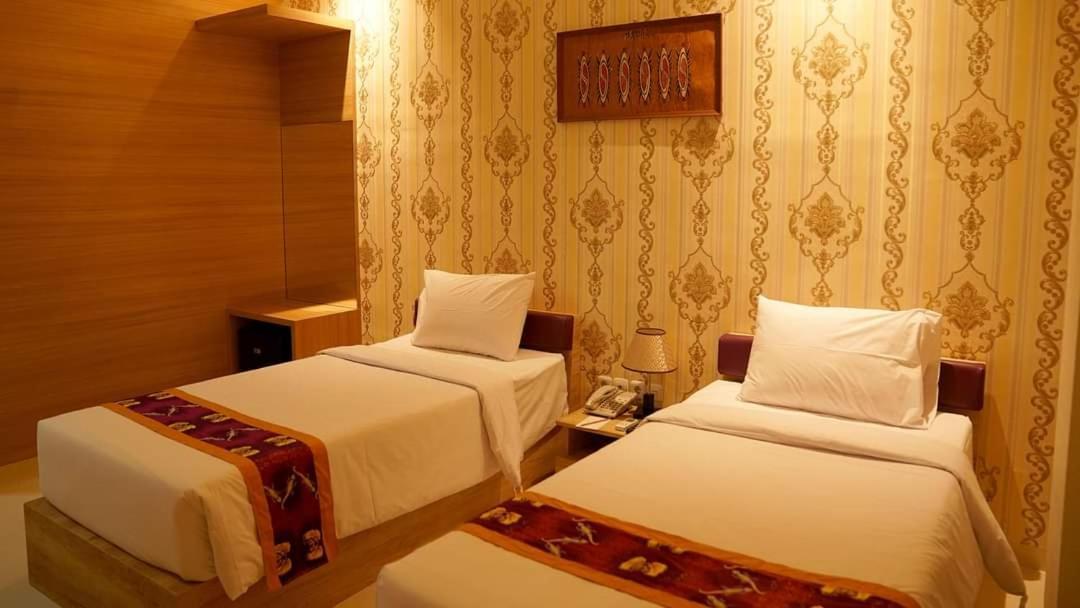 Elohim Hotel Sentani Джаяпура Екстер'єр фото