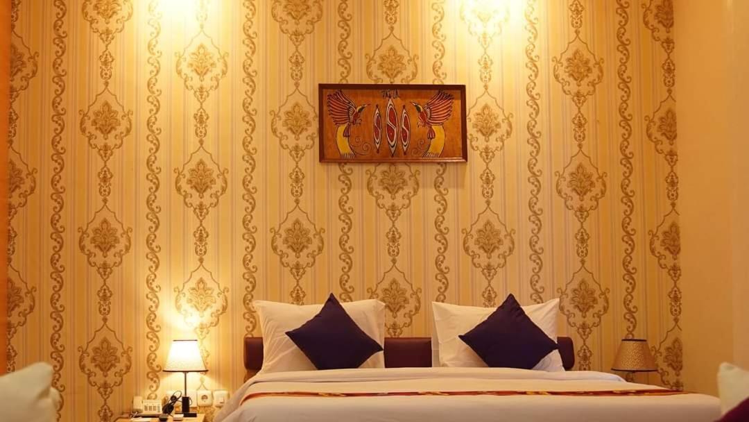 Elohim Hotel Sentani Джаяпура Екстер'єр фото