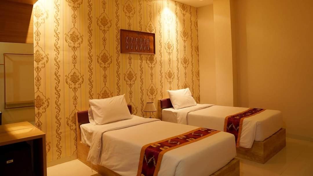 Elohim Hotel Sentani Джаяпура Екстер'єр фото
